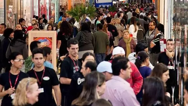 企业出海 - 今年巴西圣诞商场零售额创九年来 最高 