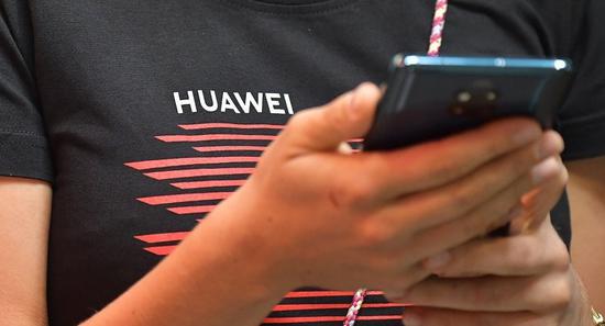 企业出海 - 报告：华为全球 智能手机 出货量超苹果 全球