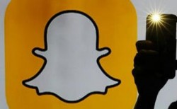 企业出海 - Snapchat在媒体版块 插播广告 强制用户观看